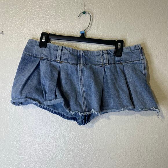 Lioness Revolve Rendezvous Denim Micro Mini Skirt Skort Pleated Size Medium Y2K - Picture 1 of 7